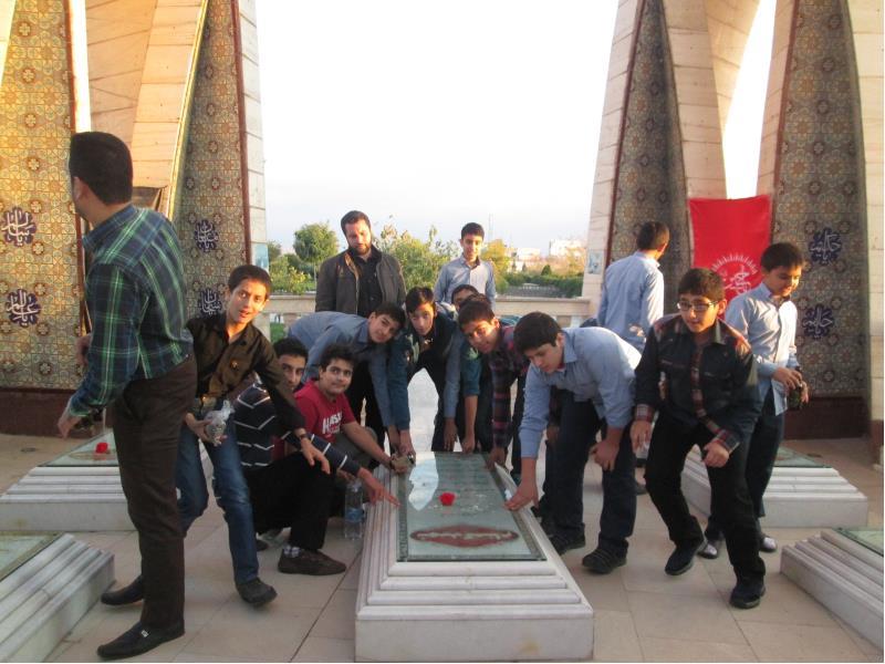 زیارت مزار شهدای گمنام