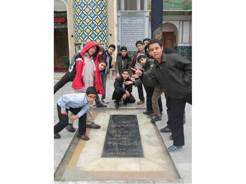 بازدید از آرامگاه سهراب سپهری - ( مدرسه راهنمایی امام محمد باقر )