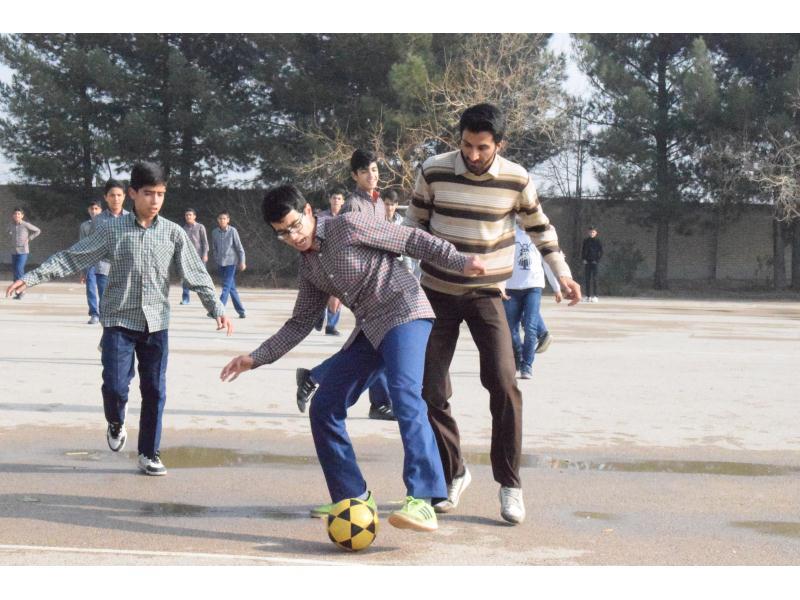 زنگ تفریح و حیاط